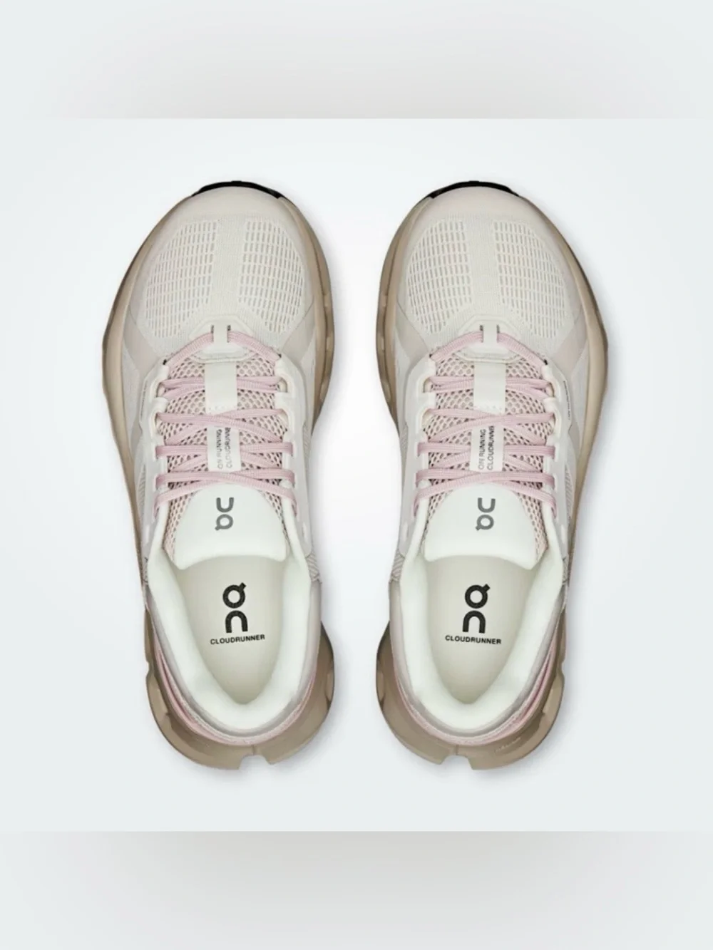 On Cloudrunner 2 - Picture 2 of 3